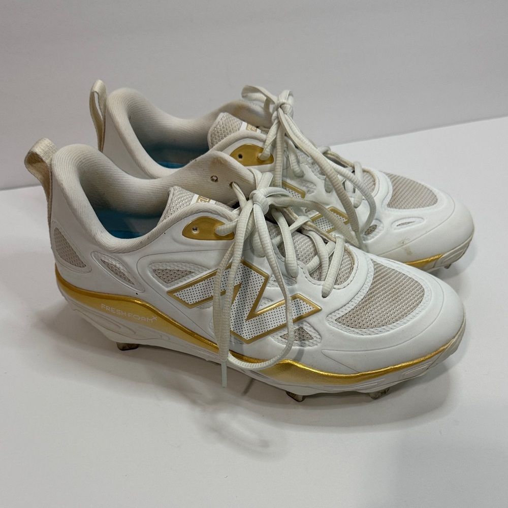 New Balance VELOv4 Women's White and Gold Athletic Sneakers Softball